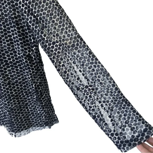 Chico’s NEW Dot Lace Tiered Long Sheer Sleeve Blouse Top Midnight Blue Size 8 - Picture 5 of 10